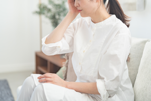 更年期に起こる心身の不調と「腸内フローラの乱れ」の関係とは？仕組みと対策を解説