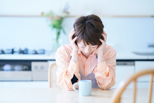 更年期の症状とは？よくある不調や原因・セルフケアについて解説